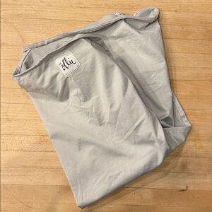 Ollie Baby Swaddle Wrap in Light Gray
